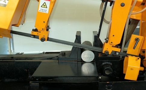 桥头镇数控带锯床自动送料精度会出现偏差吗？